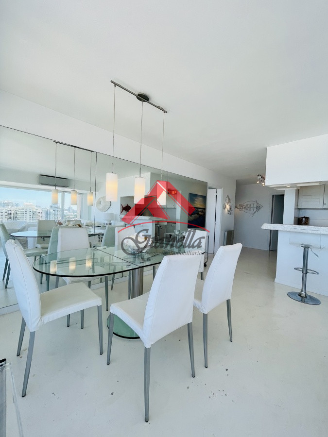 Apartamento ID.1987 - Alquiler temporario de maravilloso departamento piso alto de tres dormitorios, Peninsula, Punta del Este