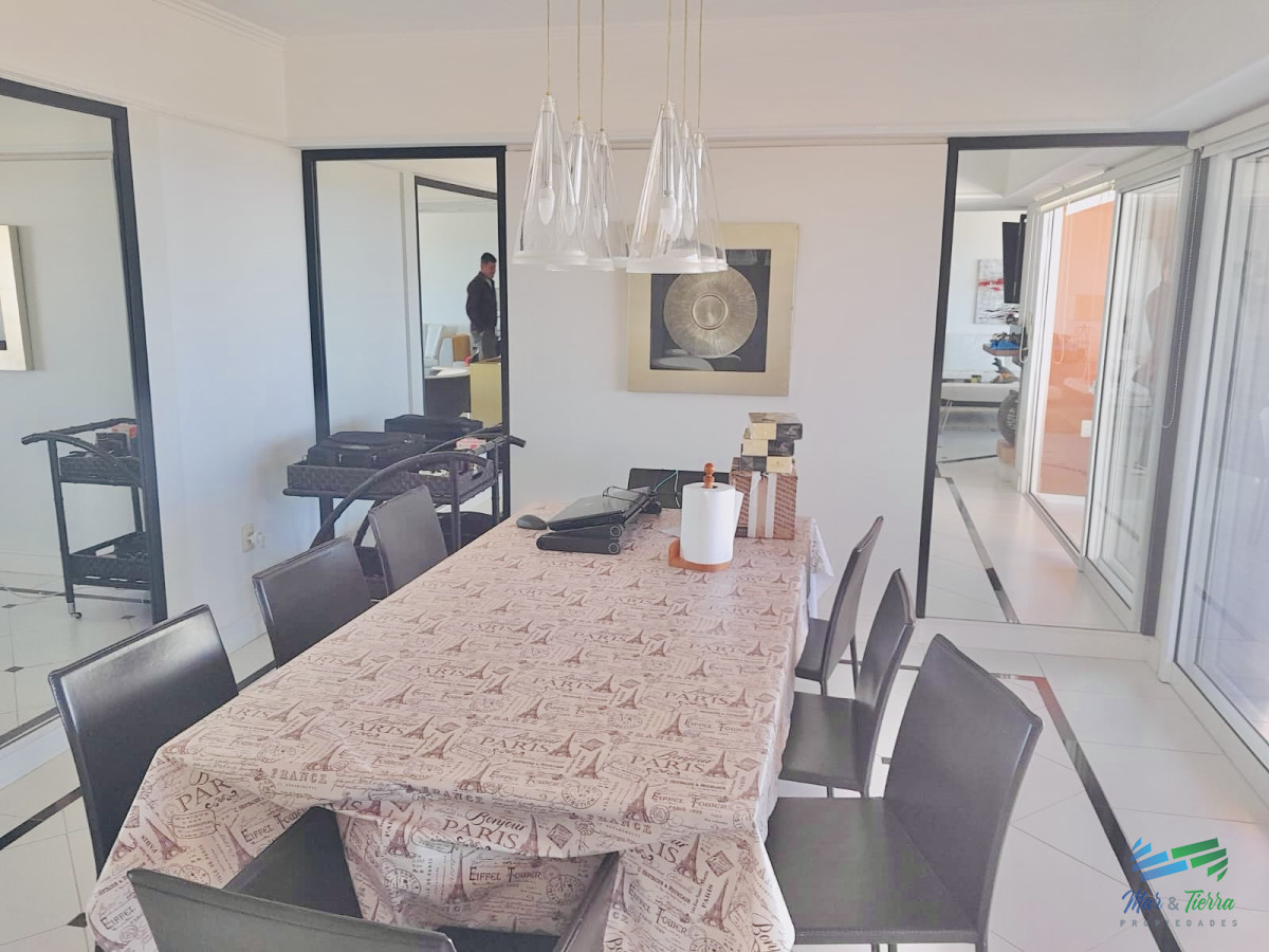 Apartamento ID.5322 - Maravilloso departamento penthouse de 4 suites con barbacoa propia sobre Playa Brava, Punta del Este