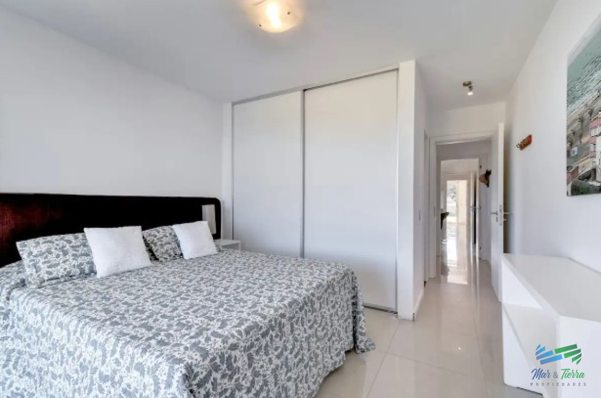 Apartamento ID.5595 - En venta Apartamento de 3 Dormitorios en Primera Linea Playa Brava, Rincon del Indio, Punta del Este