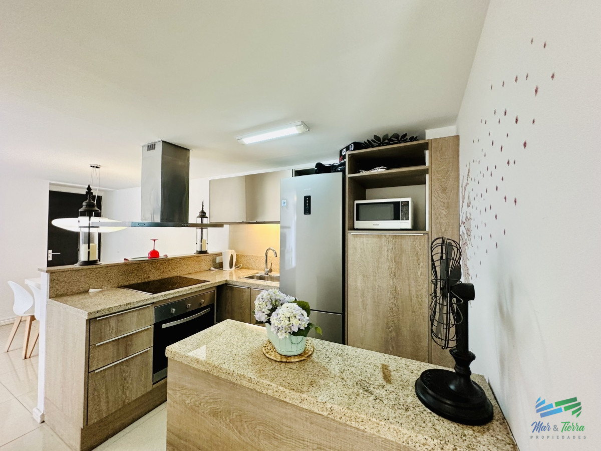 Apartamento ID.5042 - Venta y alquiler temporario de apartamento de 2 dormitorios con 2 baños a pasos del Puerto de Punta del Este