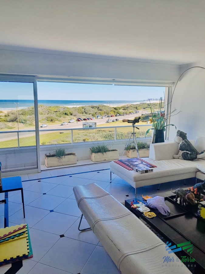 Apartamento ID.5322 - Maravilloso departamento penthouse de 4 suites con barbacoa propia sobre Playa Brava, Punta del Este