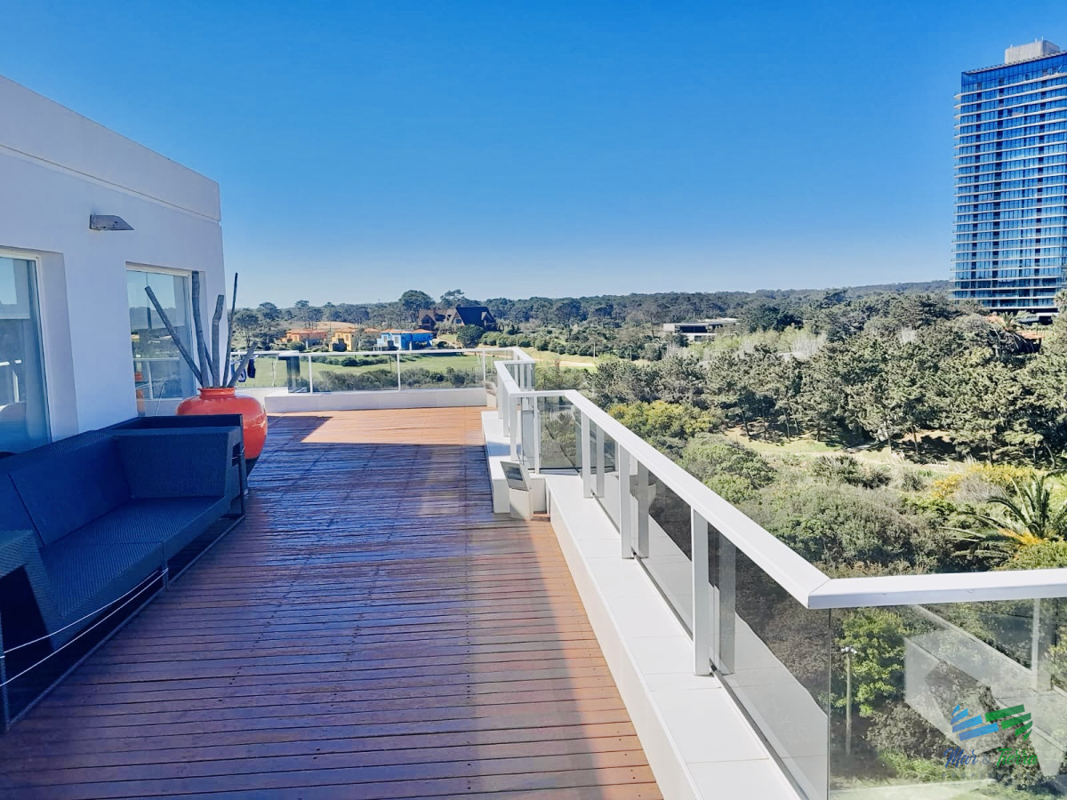 Apartamento ID.5322 - Maravilloso departamento penthouse de 4 suites con barbacoa propia sobre Playa Brava, Punta del Este