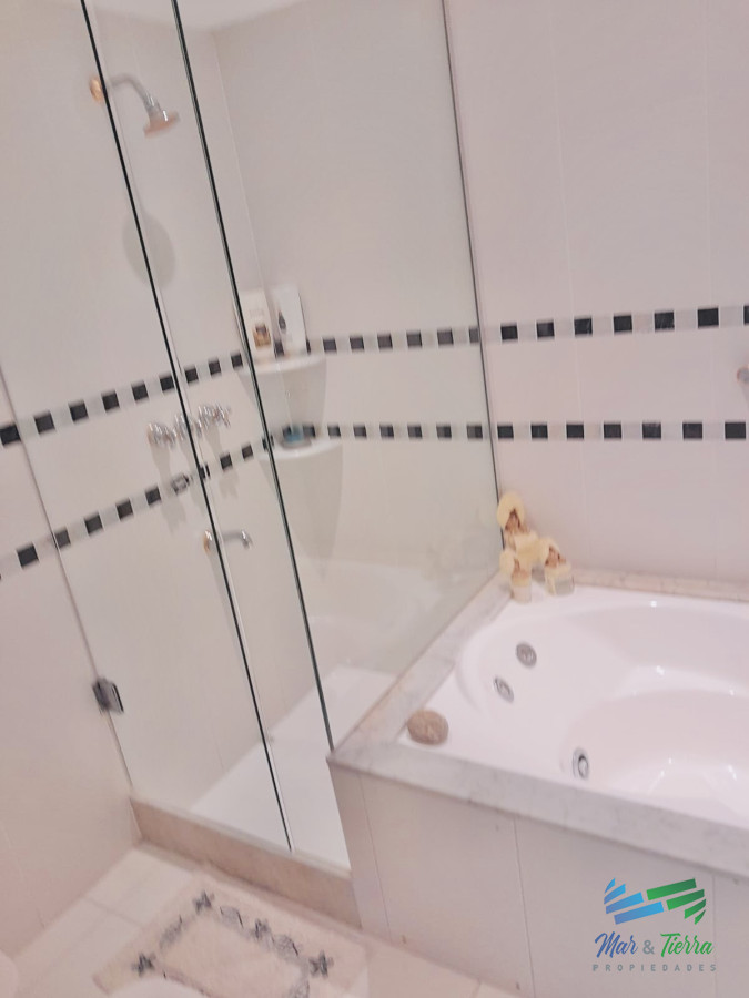 Apartamento ID.5322 - Maravilloso departamento penthouse de 4 suites con barbacoa propia sobre Playa Brava, Punta del Este