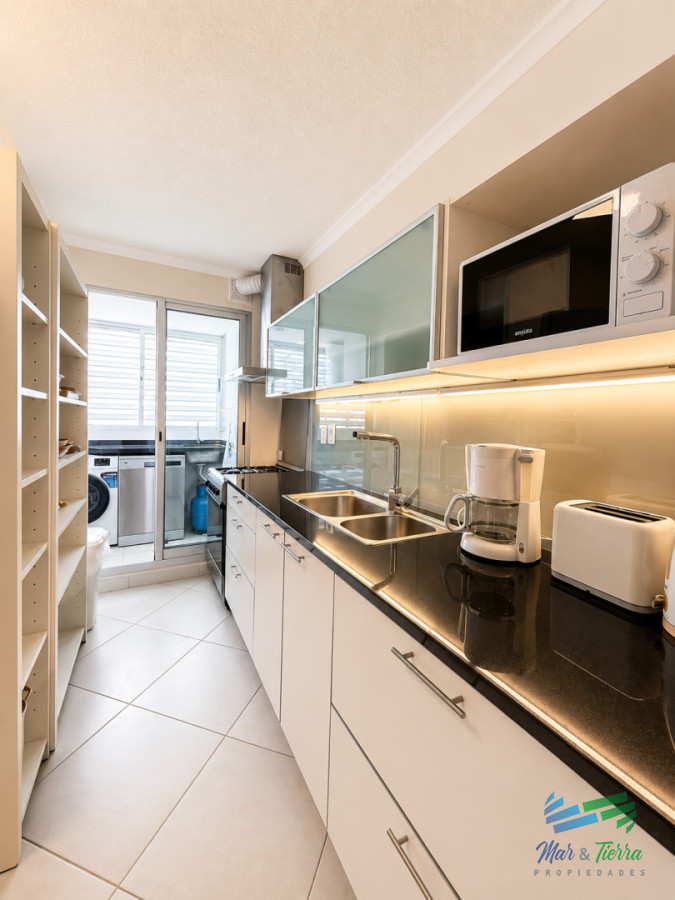 Apartamento ID.5819 - En venta apartamento 3 dormitorios con  muy buenos servicios, Roosevelt, Punta del Este.