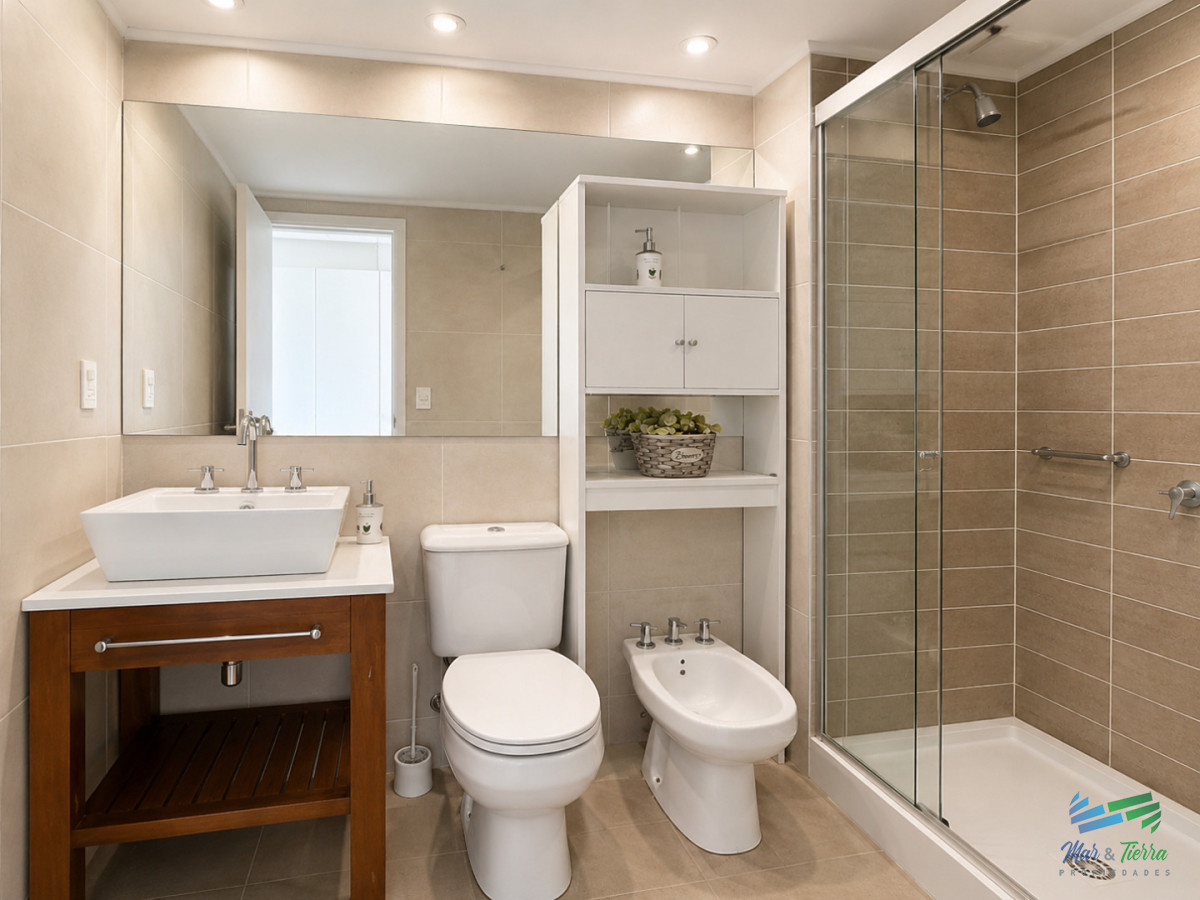 Apartamento ID.5819 - En venta apartamento 3 dormitorios con  muy buenos servicios, Roosevelt, Punta del Este.