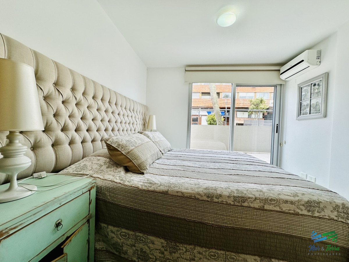 Apartamento ID.5042 - Venta y alquiler temporario de apartamento de 2 dormitorios con 2 baños a pasos del Puerto de Punta del Este