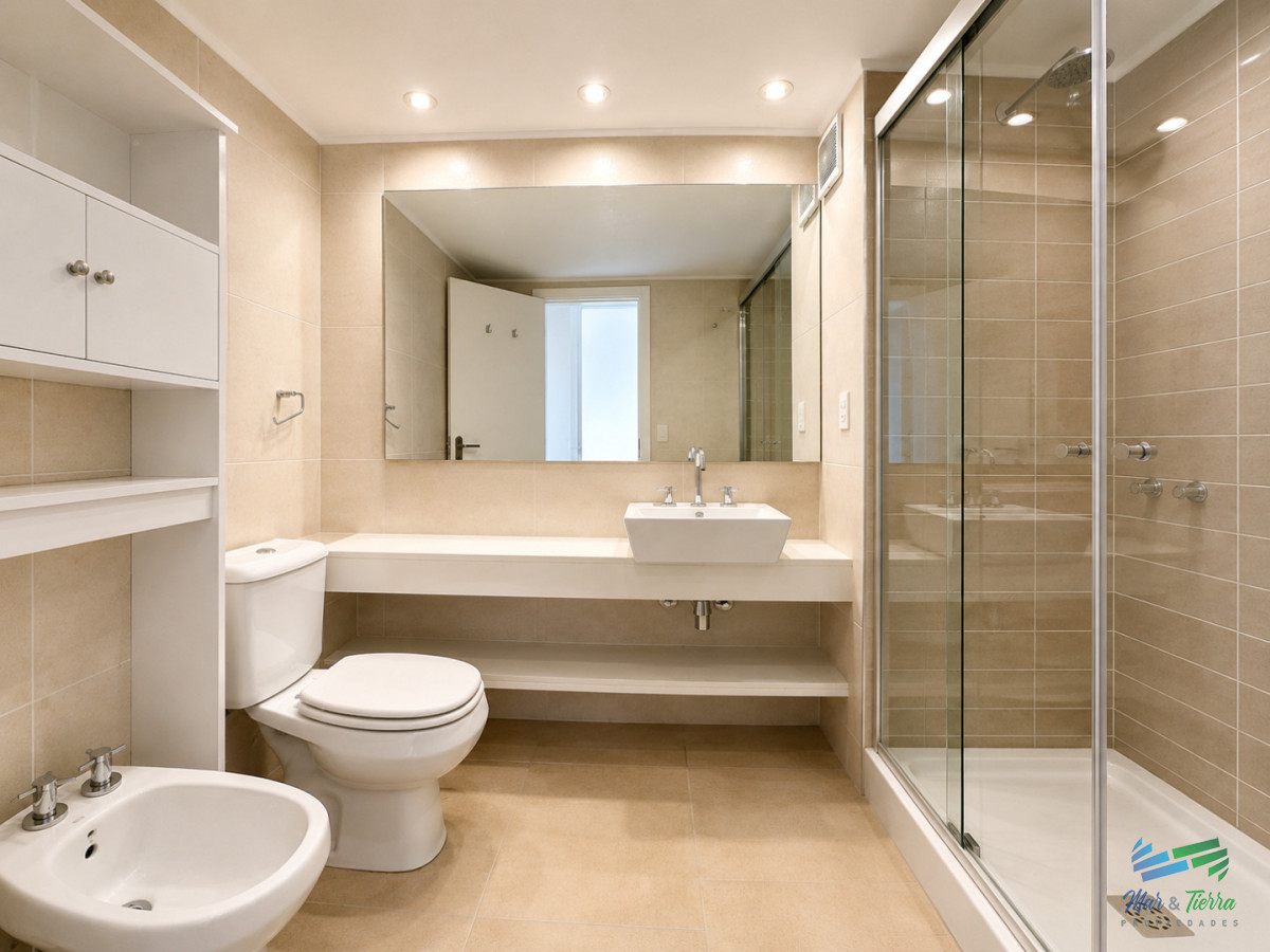 Apartamento ID.5819 - En venta apartamento 3 dormitorios con  muy buenos servicios, Roosevelt, Punta del Este.