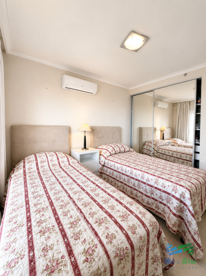 Apartamento ID.5819 - En venta apartamento 3 dormitorios con  muy buenos servicios, Roosevelt, Punta del Este.