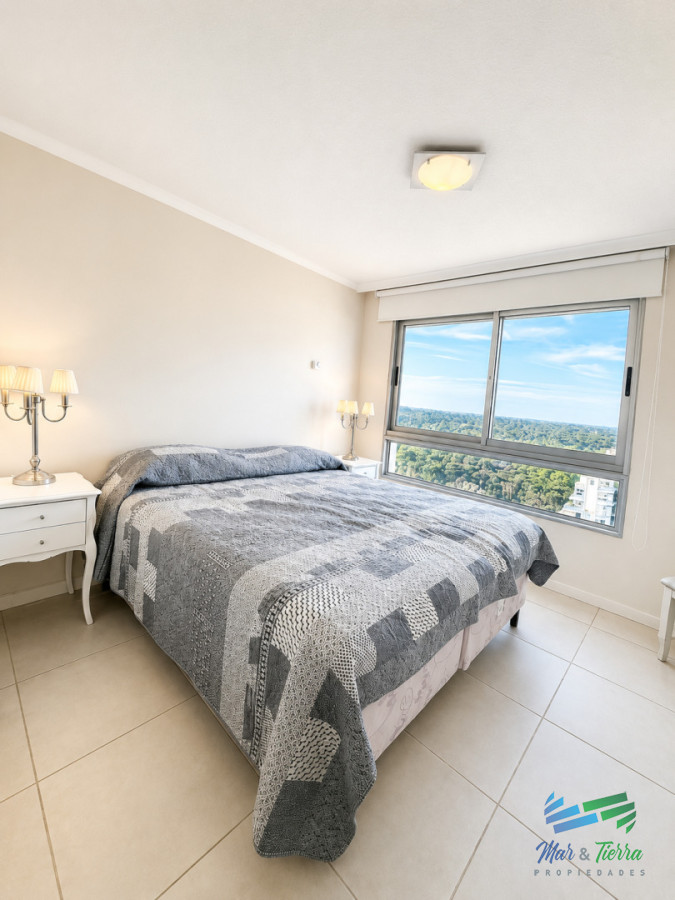 Apartamento ID.5819 - En venta apartamento 3 dormitorios con  muy buenos servicios, Roosevelt, Punta del Este.