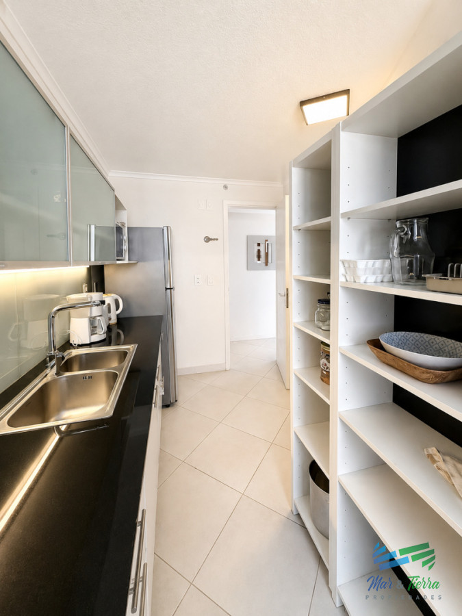 Apartamento ID.5819 - En venta apartamento 3 dormitorios con  muy buenos servicios, Roosevelt, Punta del Este.