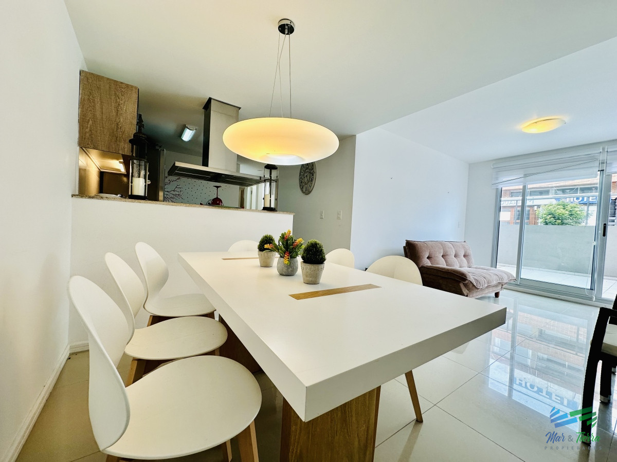 Apartamento ID.5042 - Venta y alquiler temporario de apartamento de 2 dormitorios con 2 baños a pasos del Puerto de Punta del Este