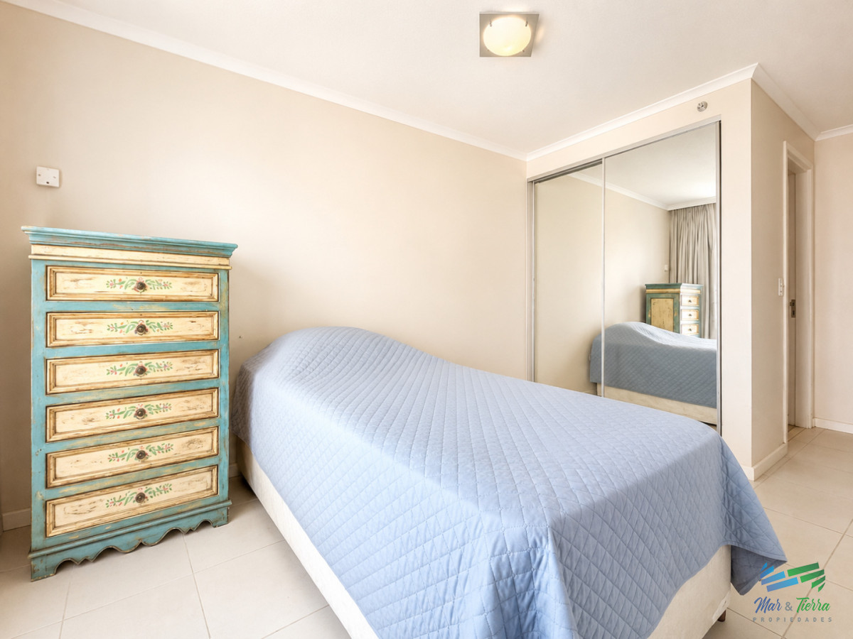 Apartamento ID.5819 - En venta apartamento 3 dormitorios con  muy buenos servicios, Roosevelt, Punta del Este.