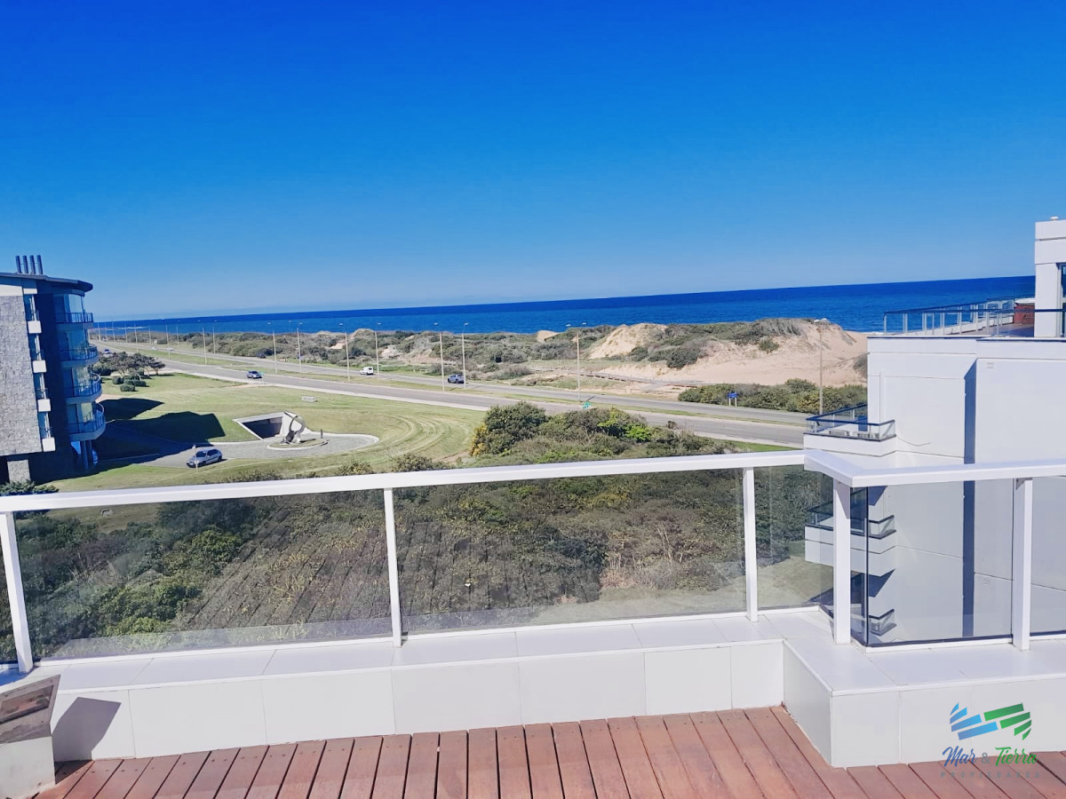 Apartamento ID.5322 - Maravilloso departamento penthouse de 4 suites con barbacoa propia sobre Playa Brava, Punta del Este