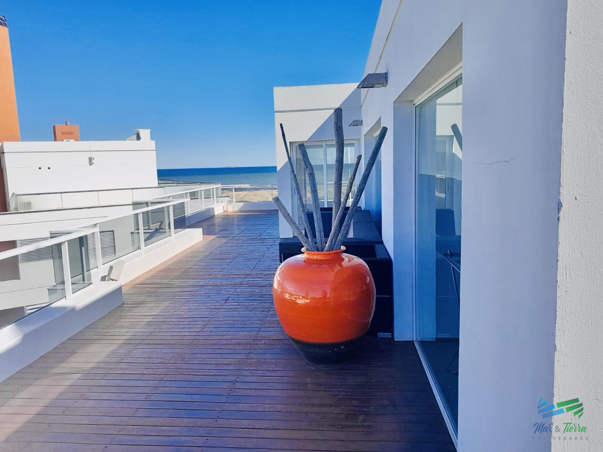 Apartamento ID.5322 - Maravilloso departamento penthouse de 4 suites con barbacoa propia sobre Playa Brava, Punta del Este