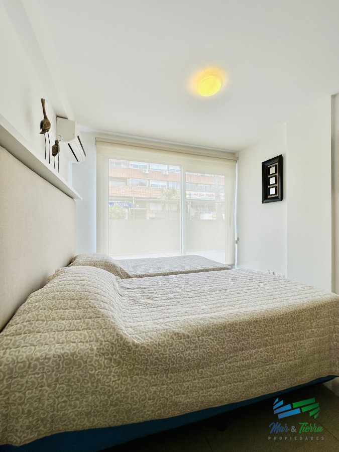 Apartamento ID.5042 - Venta y alquiler temporario de apartamento de 2 dormitorios con 2 baños a pasos del Puerto de Punta del Este