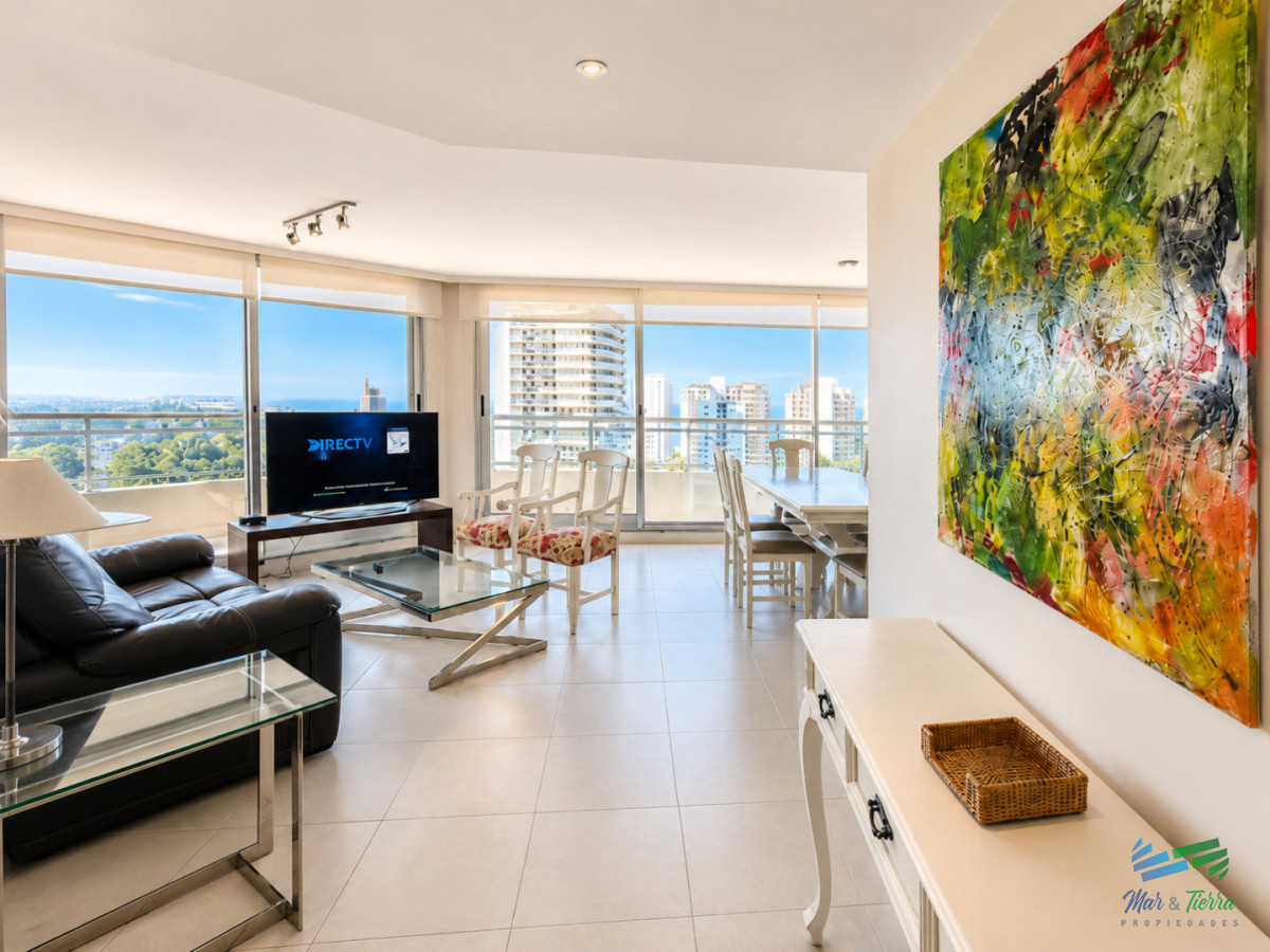 Apartamento ID.5819 - En venta apartamento 3 dormitorios con  muy buenos servicios, Roosevelt, Punta del Este.