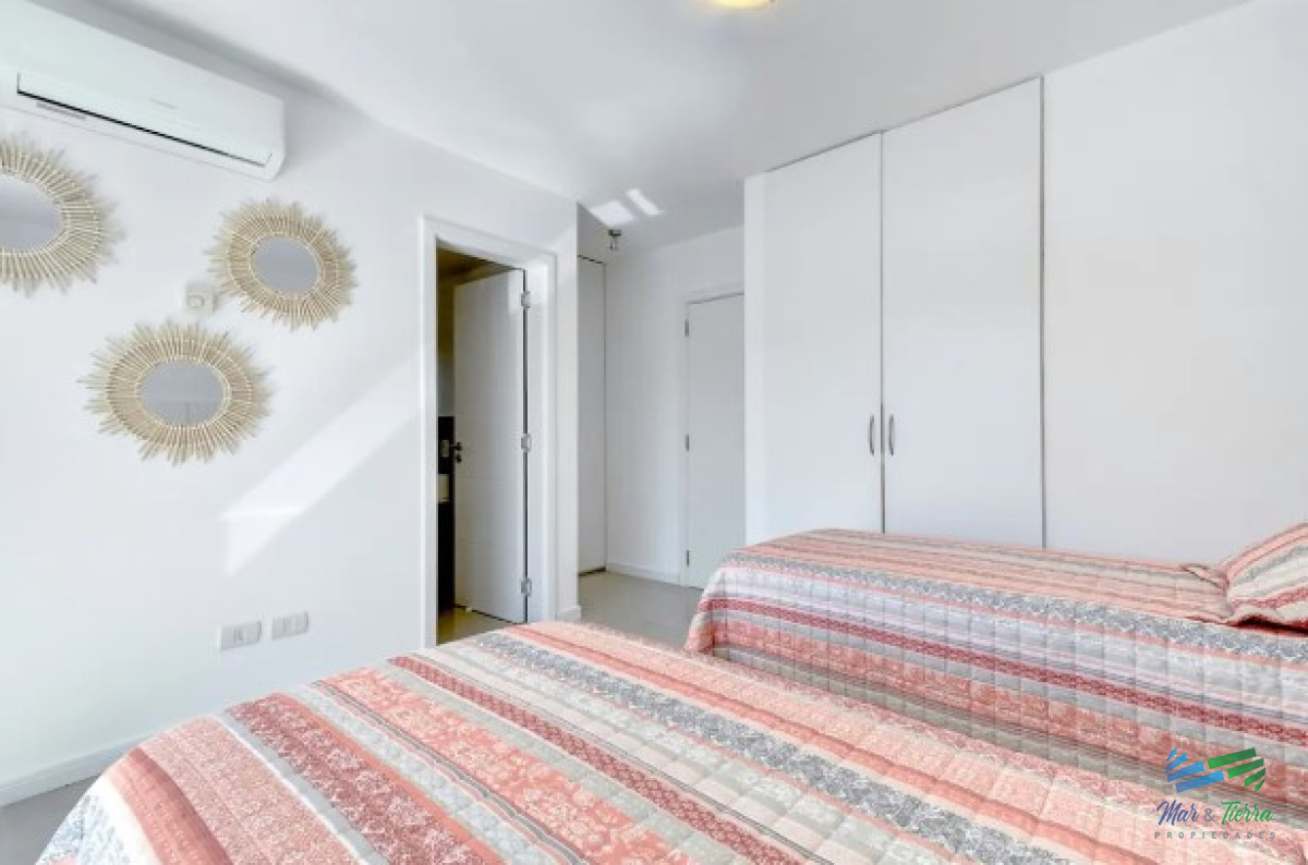 Apartamento ID.5595 - En venta Apartamento de 3 Dormitorios en Primera Linea Playa Brava, Rincon del Indio, Punta del Este