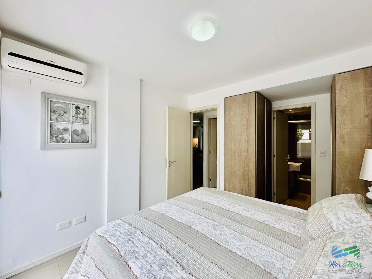 Apartamento ID.5042 - Venta y alquiler temporario de apartamento de 2 dormitorios con 2 baños a pasos del Puerto de Punta del Este