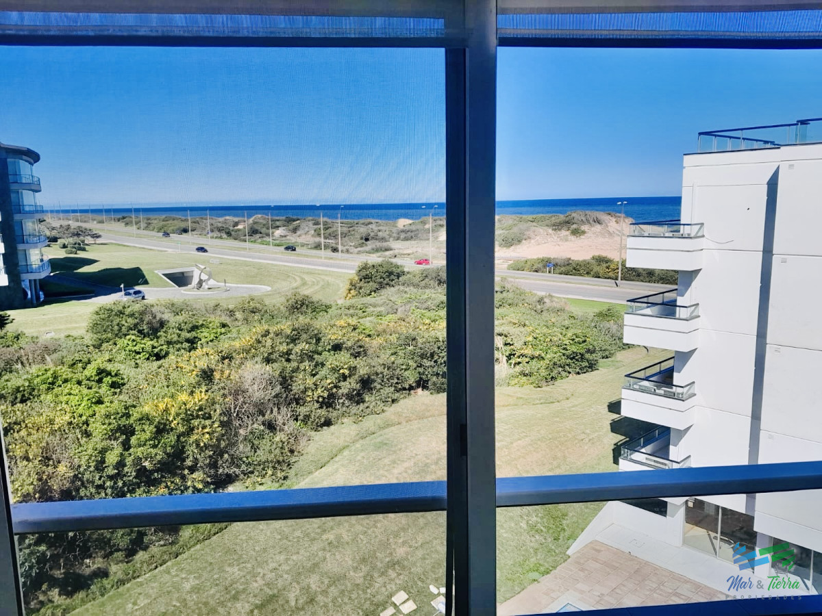 Apartamento ID.5322 - Maravilloso departamento penthouse de 4 suites con barbacoa propia sobre Playa Brava, Punta del Este