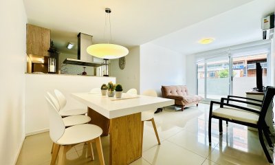 Venta y alquiler temporario de apartamento de 2 dormitorios con 2 baños a pasos del Puerto de Punta del Este