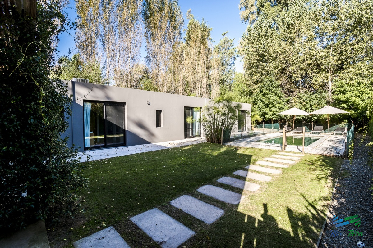 Casa ID.5010 - Excelente Casa de 3 Dormitorios en Barrio Privado, La Arbolada - Punta del Este, Venta y Alquiler Anual