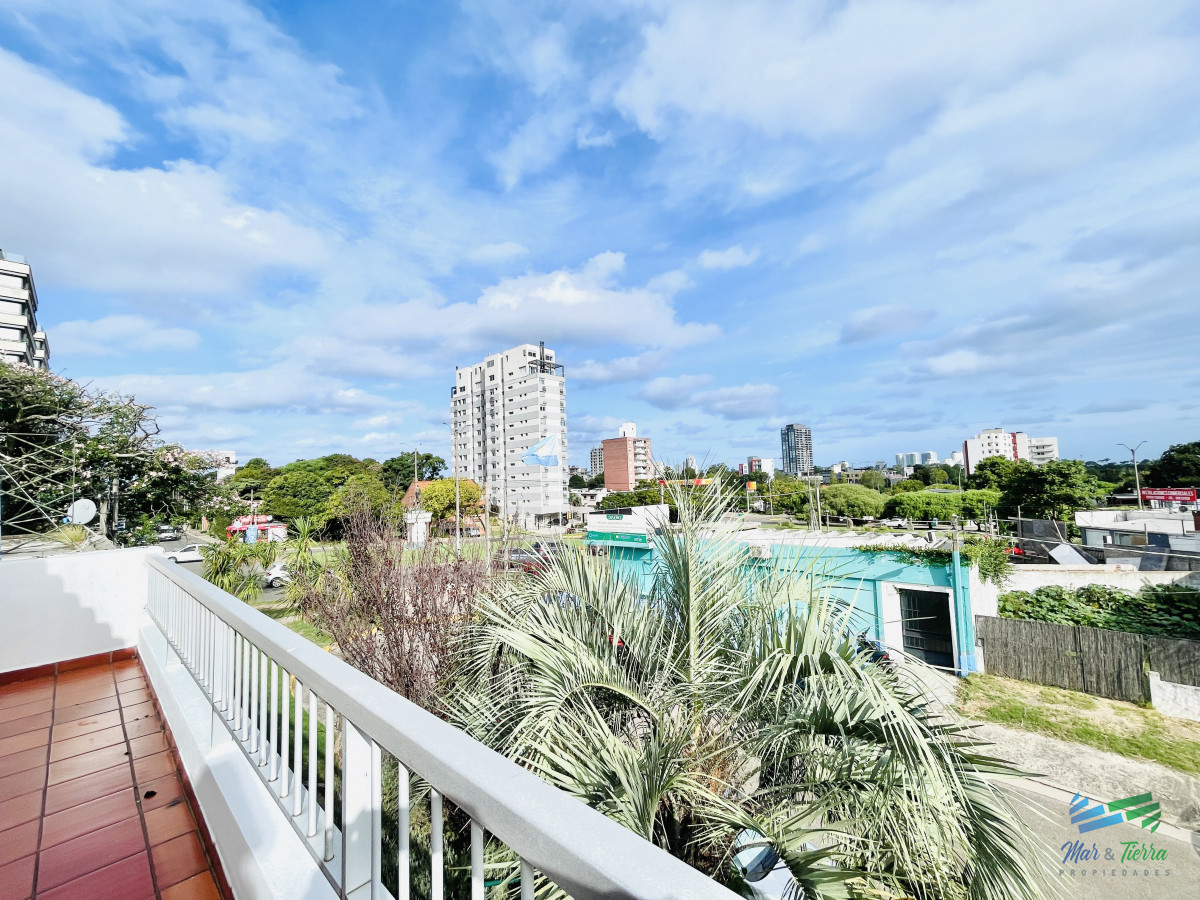 Casa ID.5233 - En Venta! Casa PH de 3 Dormitorios, Parrillero y Garage, en Maldonado, cerca de todo