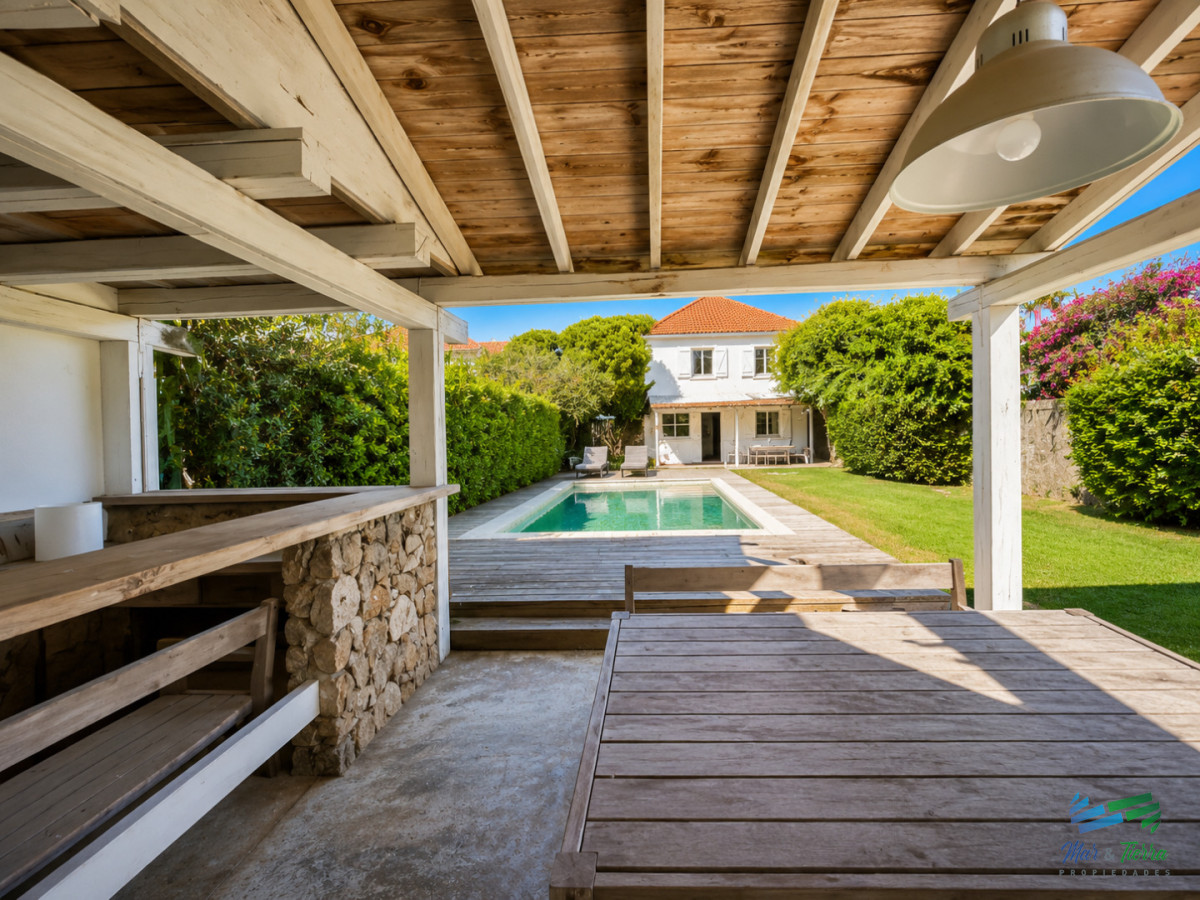 Casa ID.5225 - En venta Casa de 4 Dormitorios con Piscina en Montoya, La Barra