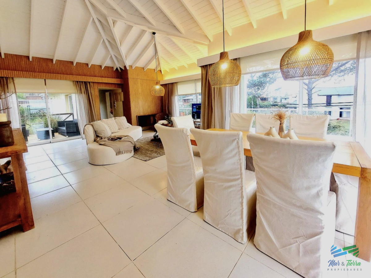 Casa ID.5223 - Excelente Casa de 6 Dormitorios y Piscina en Montoya, La Barra