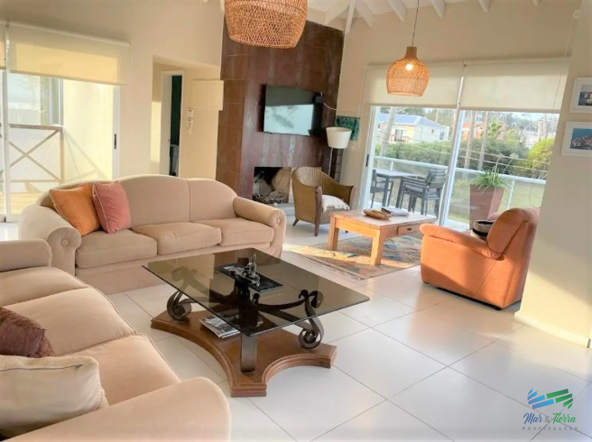 Casa ID.5223 - Excelente Casa de 6 Dormitorios y Piscina en Montoya, La Barra