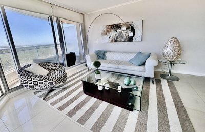 Apartamento de 3 Dormitorios en Venta, Ocean Drive Punta del Este - Ref : EQP7669