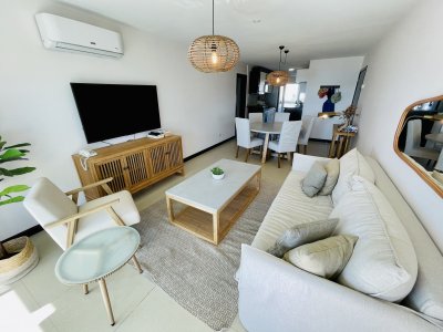 Alquiler temporario de apartamento de dos dormitorios con dos baños y barbacoa americana en Playa Mansa - Ref : EQP6884