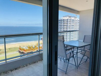 Alquiler temporario de Apartamento de Dos Dormitorios con Parrillero de uso exclusivo en torre Premium, Playa Brava - Ref : EQP5476