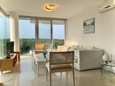 Excelente Apartamento de 2 Dormitorios a metros de Playa Brava - Venta y Alquiler - Ref : EQP5581