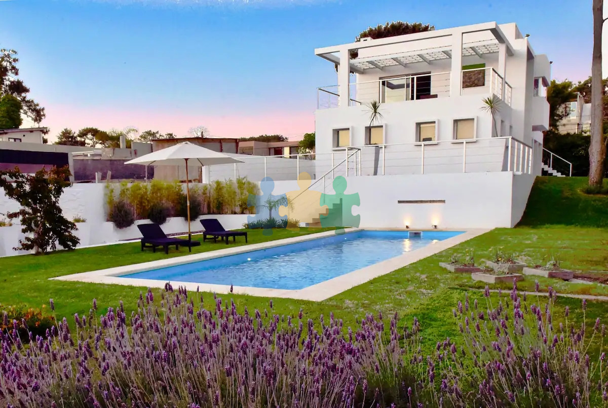 excelente casa de 4 dormitorios y piscina en manantiales, punta del este - ref : eqp6910 - equ6910c