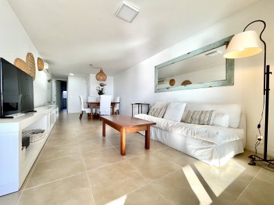 Apartamento de 2 Dormitorios con Parrillero y Vista al Mar en Punta Ballena