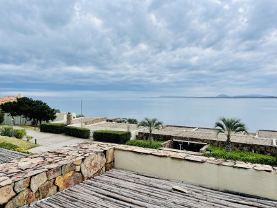 Venta y alquiler temporario de apartamento de dos dormitorios en Punta Ballena