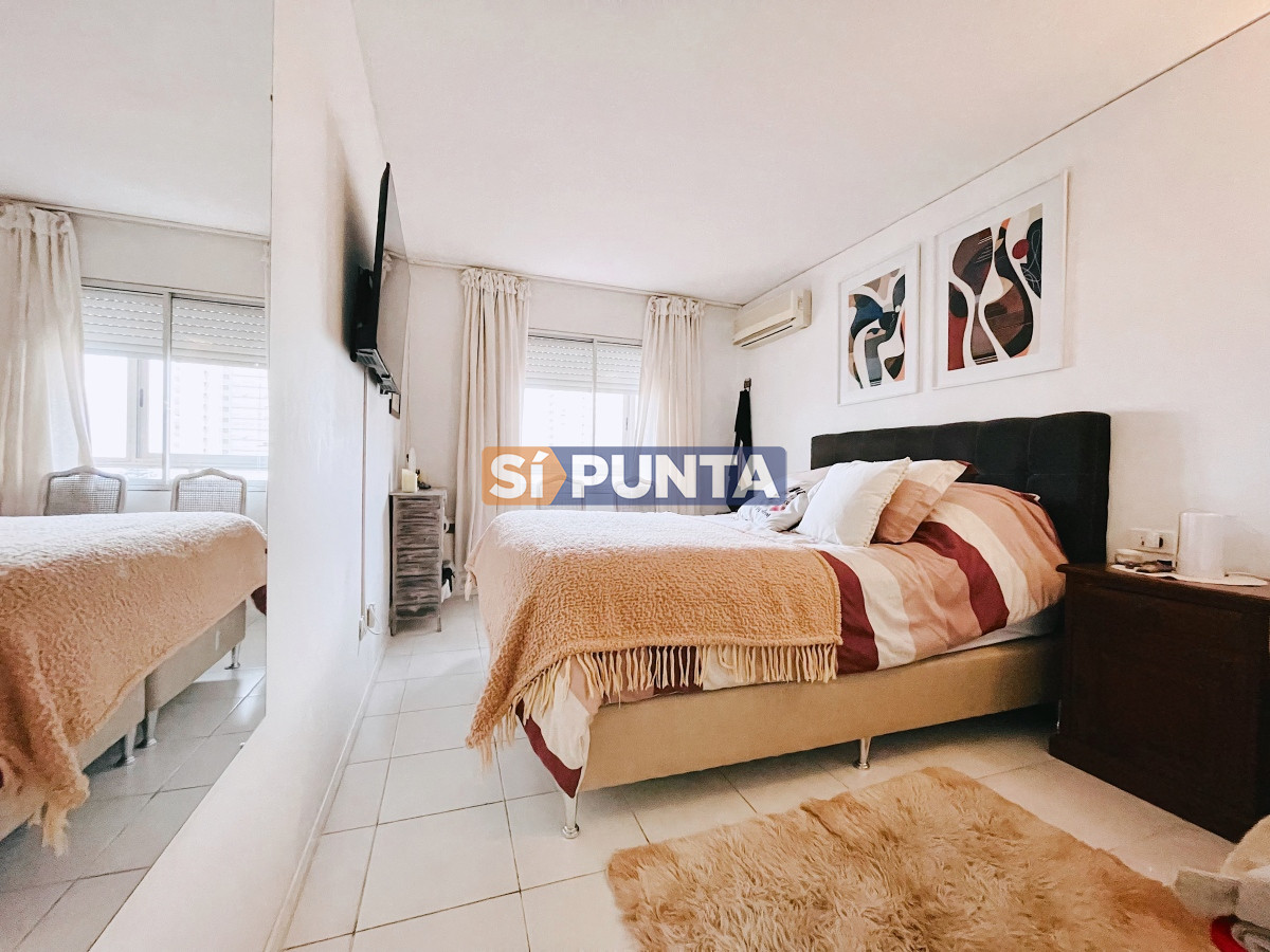 Apartamento ID.1925 - Excelente Apartamento de 2 Dormitorios Frente a Los Dedos, Playa Brava Punta del Este