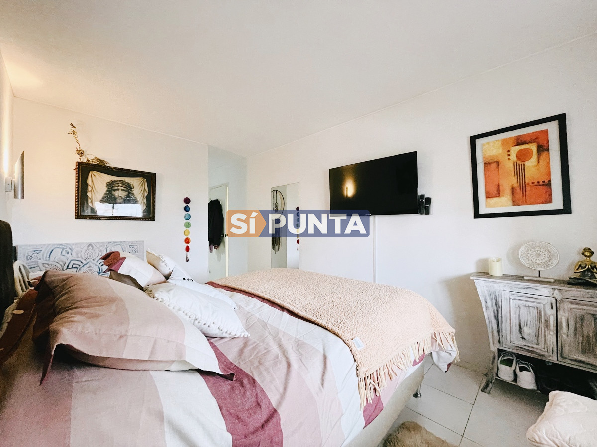 Apartamento ID.1925 - Excelente Apartamento de 2 Dormitorios Frente a Los Dedos, Playa Brava Punta del Este