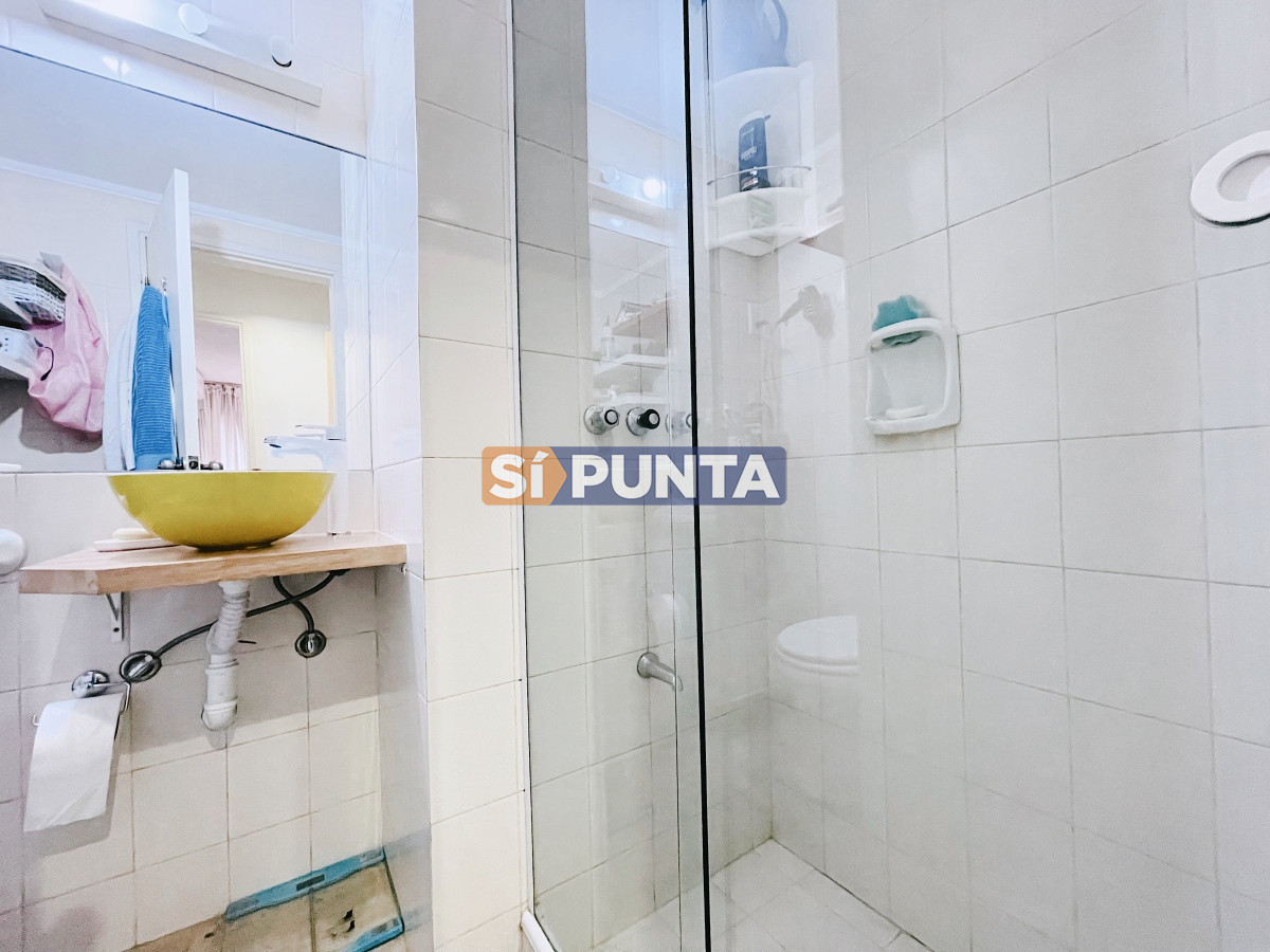 Apartamento ID.1925 - Excelente Apartamento de 2 Dormitorios Frente a Los Dedos, Playa Brava Punta del Este