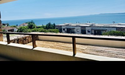 Venta de apartamento de dos dormitorios con dos baños en maravilloso complejo de Punta Ballena