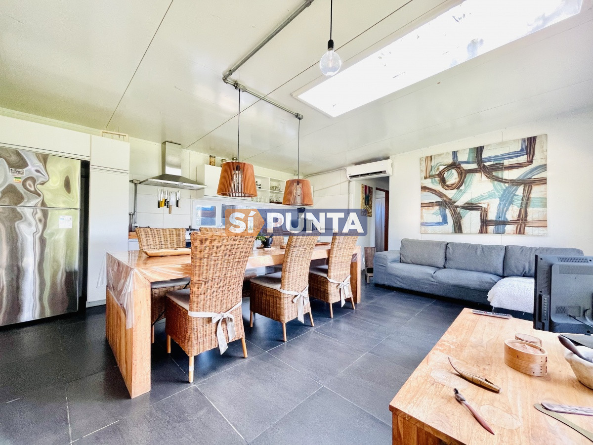 moderna casa de 2 dormitorios, piscina climatizada y parrillero en la barra, alquiler anual e invernal - spt12302c