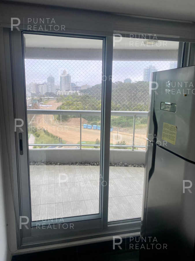 Apartamento ID.2413 - Moderno Apartamento de 2 Dormitorios y Dependencia a Pasos de Playa Brava