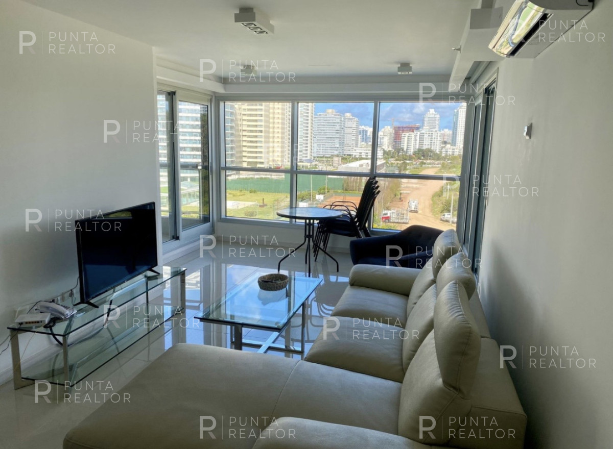 Apartamento ID.2413 - Moderno Apartamento de 2 Dormitorios y Dependencia a Pasos de Playa Brava
