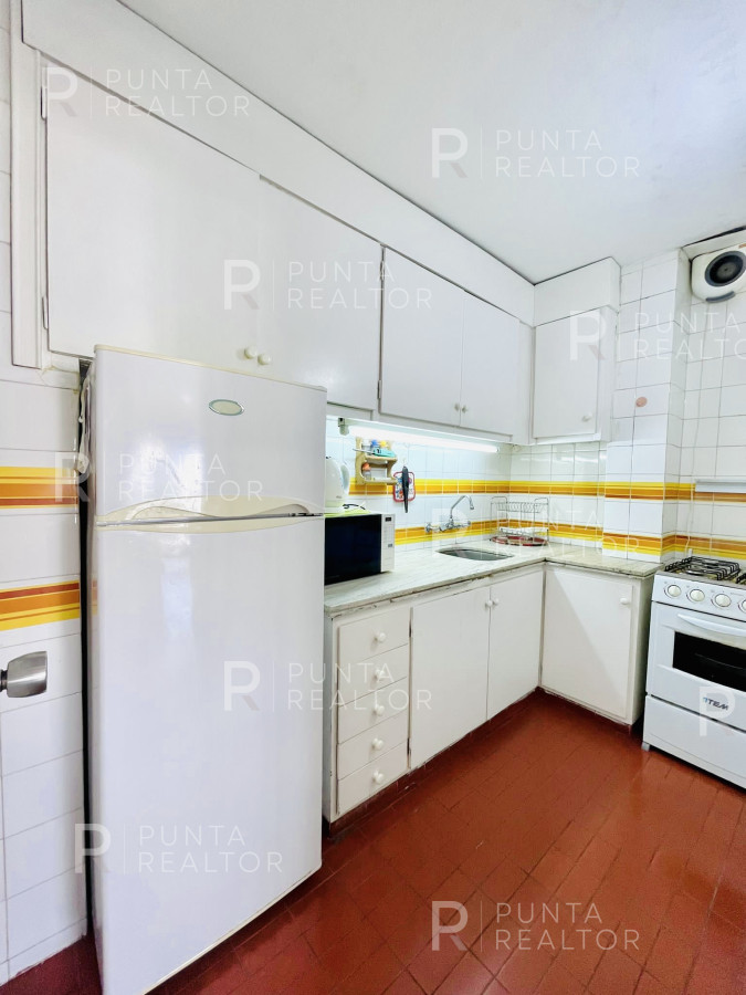 Apartamento ID.1596 - Apartamento de 2 Dormitorios en Aidy Grill a Pocos Metros de Playa Brava - Venta