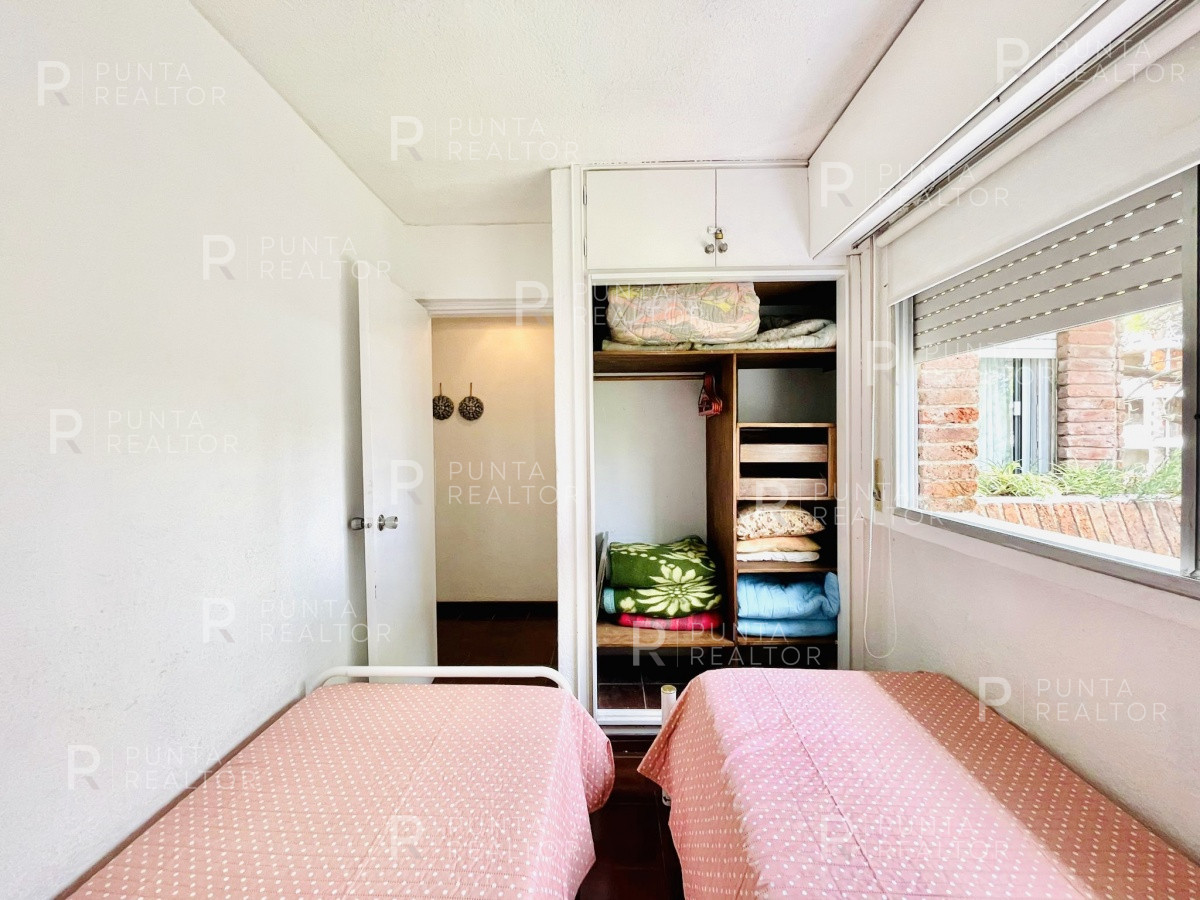 Apartamento ID.1596 - Apartamento de 2 Dormitorios en Aidy Grill a Pocos Metros de Playa Brava - Venta