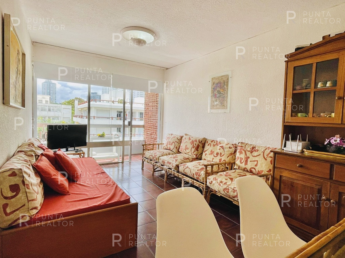 Apartamento ID.1596 - Apartamento de 2 Dormitorios en Aidy Grill a Pocos Metros de Playa Brava - Venta