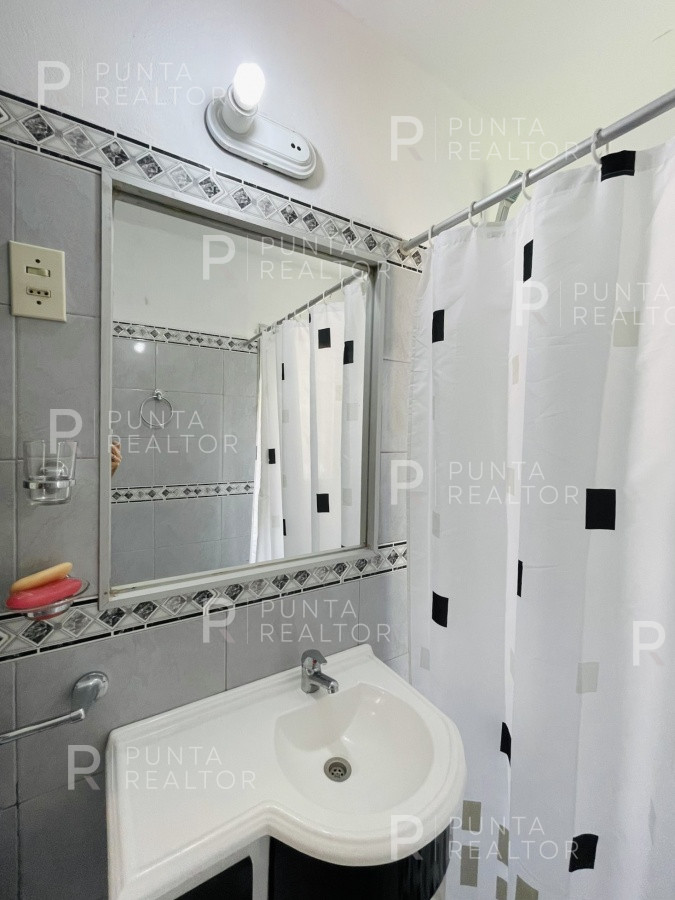 Apartamento ID.1596 - Apartamento de 2 Dormitorios en Aidy Grill a Pocos Metros de Playa Brava - Venta