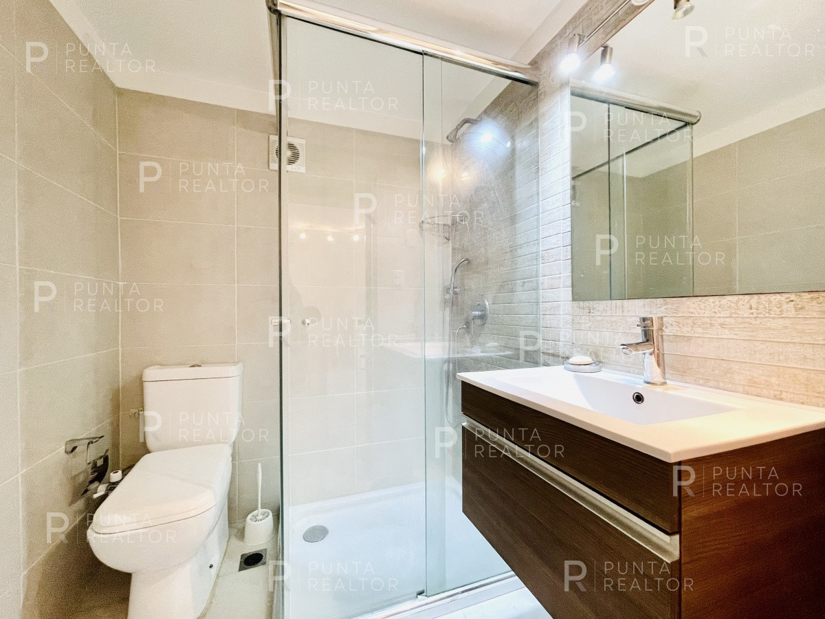 Apartamento ID.1589 - Excelente Apartamento de 1 Dormitorio en Punta Península, Punta del Este