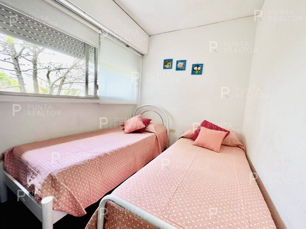 Apartamento ID.1596 - Apartamento de 2 Dormitorios en Aidy Grill a Pocos Metros de Playa Brava - Venta