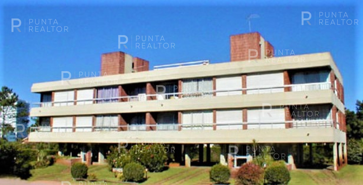 Apartamento ID.1596 - Apartamento de 2 Dormitorios en Aidy Grill a Pocos Metros de Playa Brava - Venta